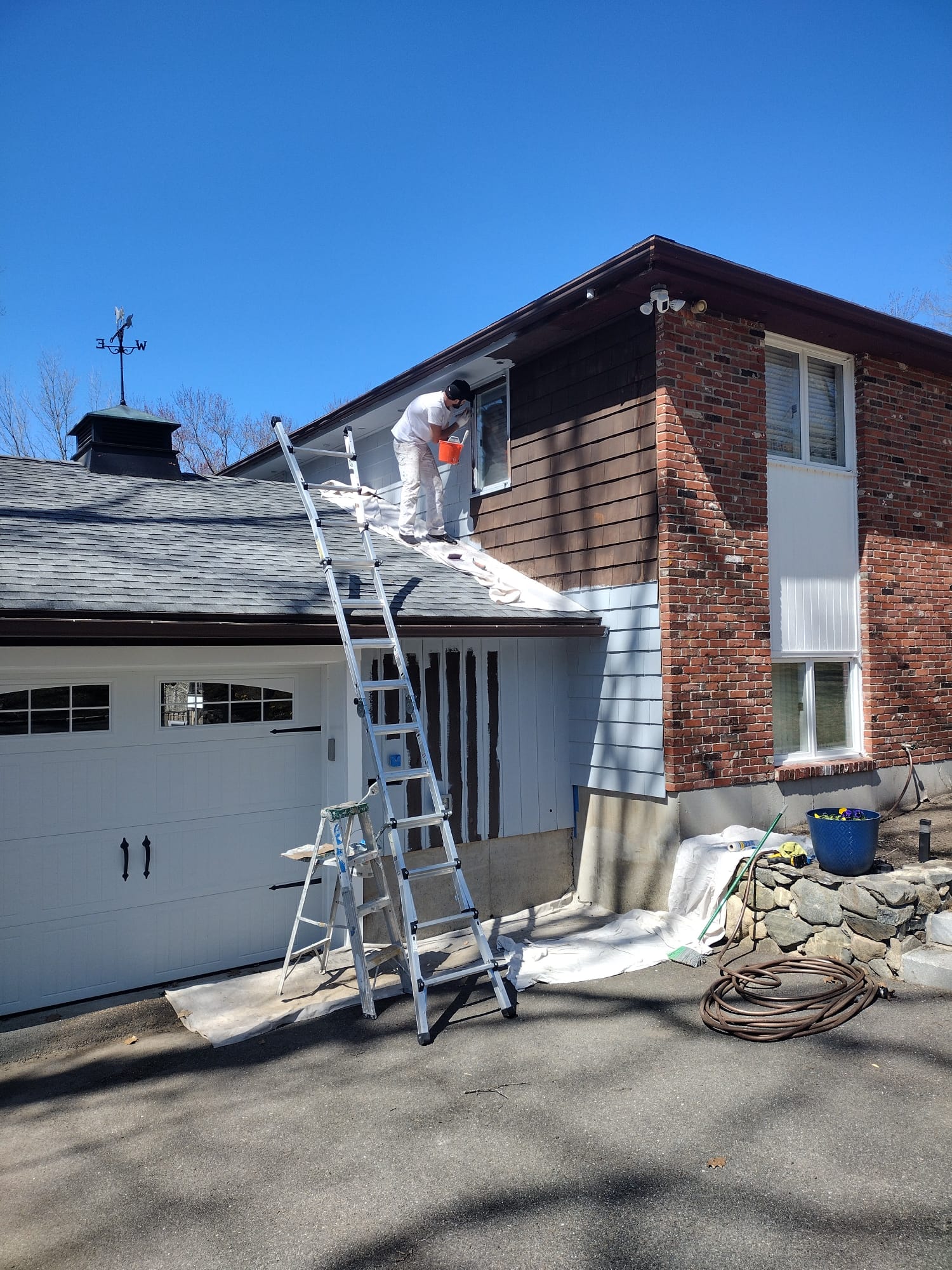 Antes – Pintura Externa Completa e Janelas em Newton, MA